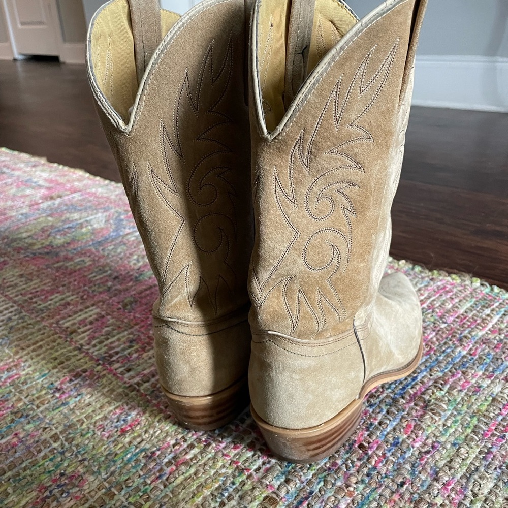 Cowgirl boots suede Sz 9